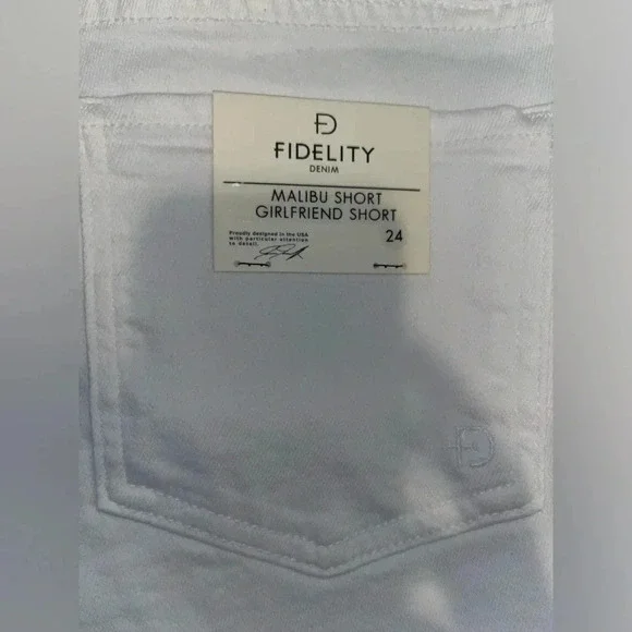 NWT Fidelity Denim Malibu Short Girlfriend Shorts Size 24